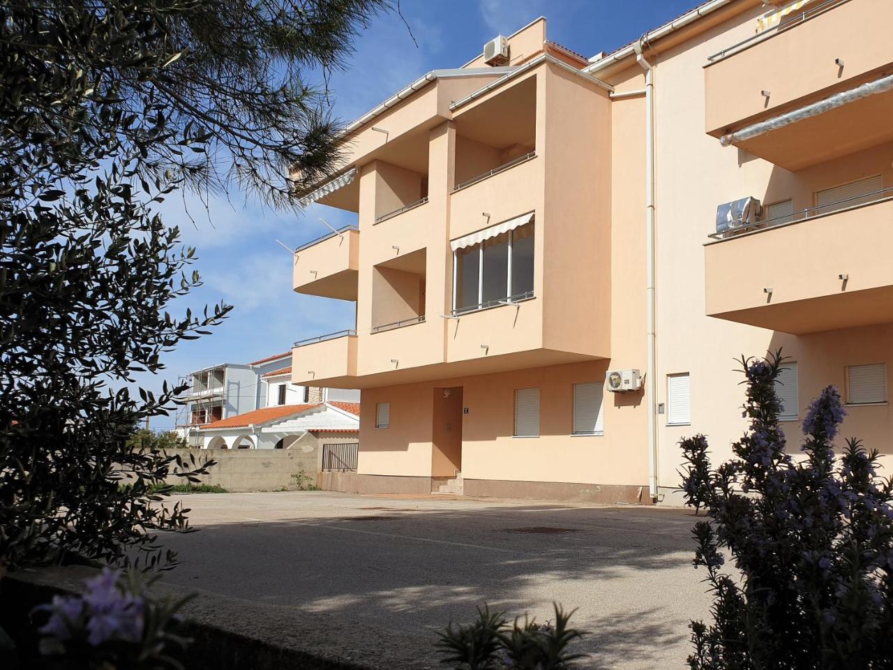 Apartment Valamar Новалья Экстерьер фото